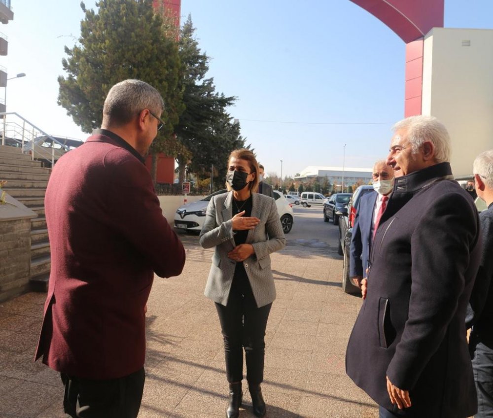 Vali Becelden, Etkinlik-Sen İl Başkanı Ersin Türke esnaf ziyareti...  www.fibhaber.comhttps://www.fibhaber.com/genel/v