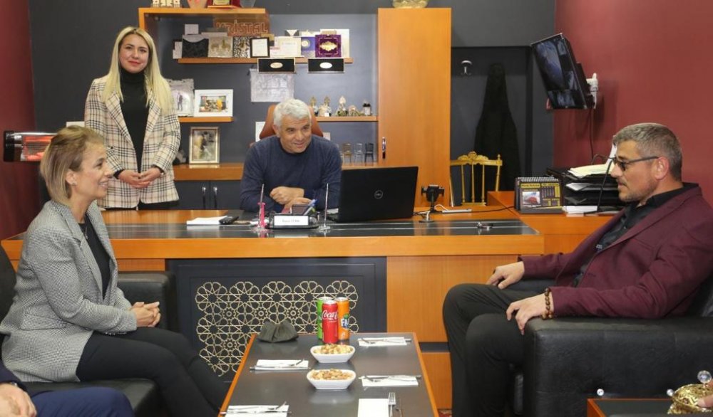 Vali Becelden, Etkinlik-Sen İl Başkanı Ersin Türke esnaf ziyareti...  www.fibhaber.comhttps://www.fibhaber.com/genel/v